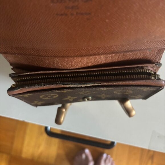 Louis Vuitton Wallet - Picture 7 of 9